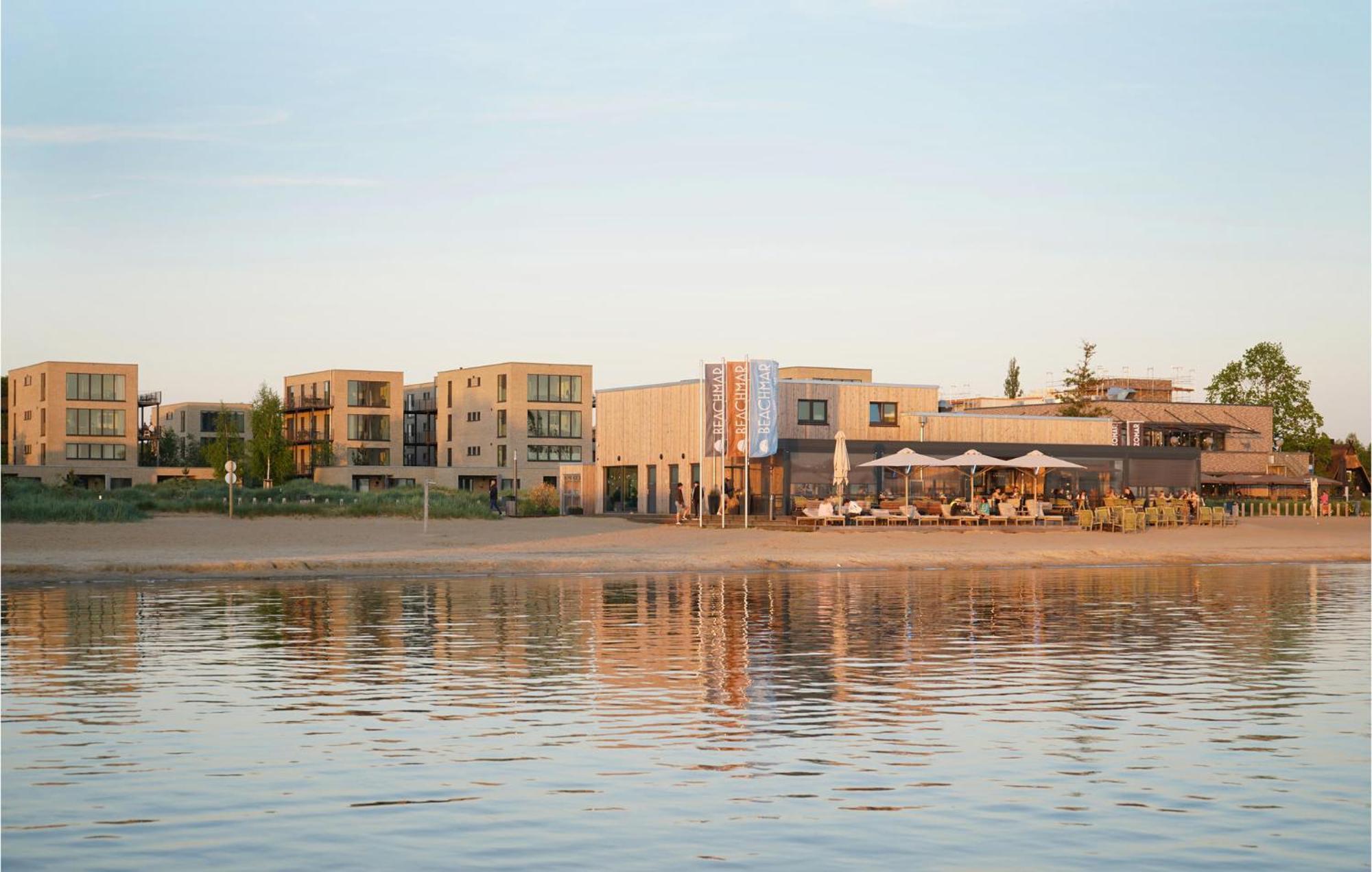 2 Bedroom Beach Front Home In Lembruch-Duemmer See エクステリア 写真
