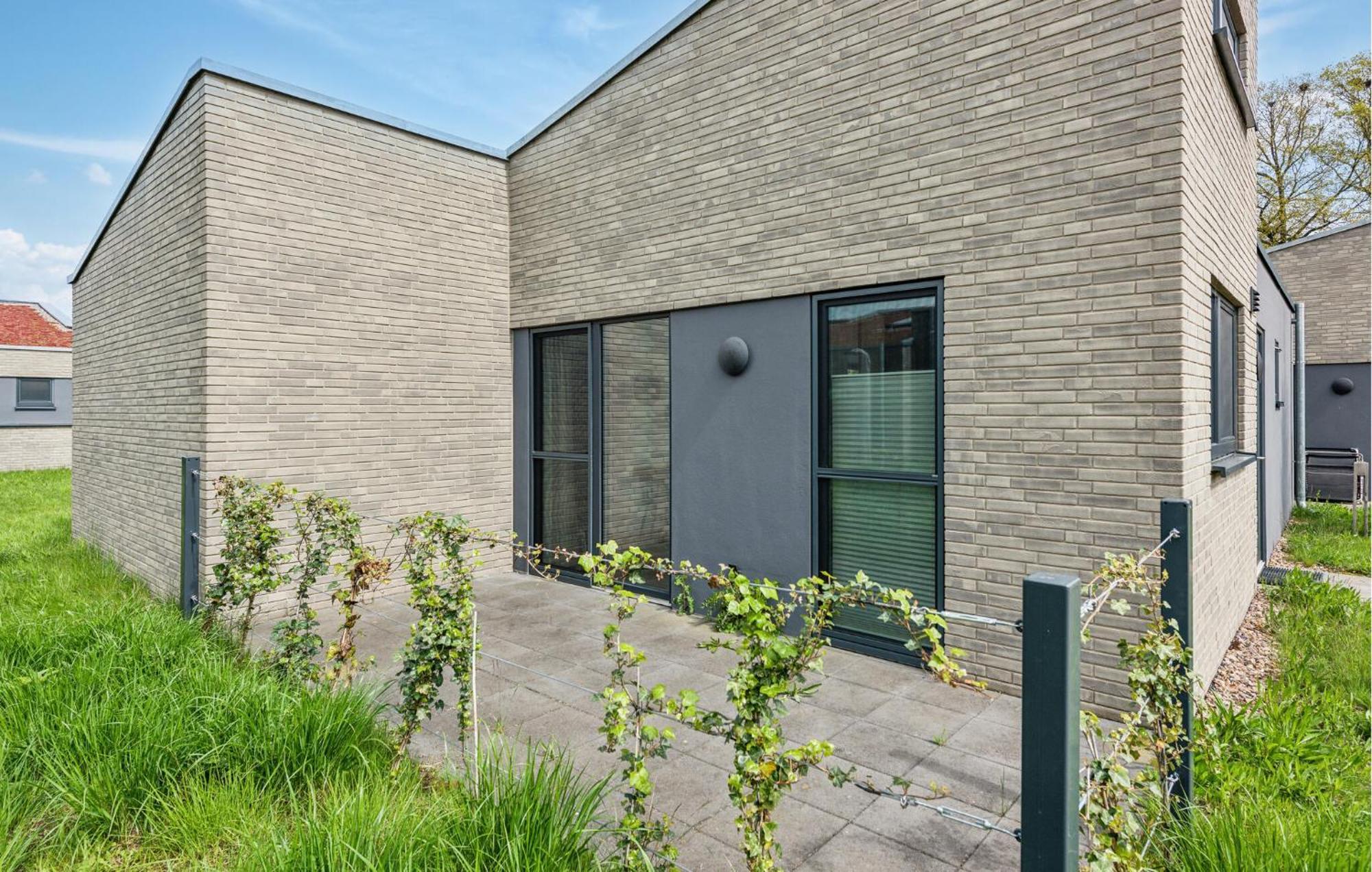 2 Bedroom Beach Front Home In Lembruch-Duemmer See エクステリア 写真